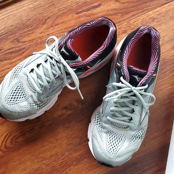 Mizuno Women's wave inspire 15 running shoes size 10 eur 41 - Picture 1 of 11